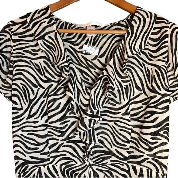 Victoria’s Secret zebra patterned blouse‎ - Picture 2 of 11